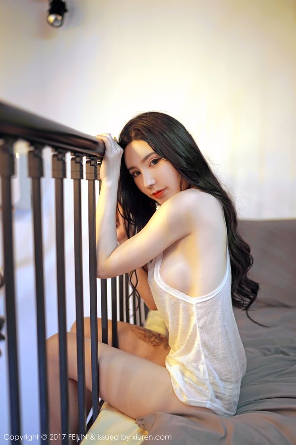 หุ่นของโจวหยู่ซี "สงสัยว่าเสื้อกล้ามกึ่งโปร่งจะยื่นออกมาหน้าอกสั่นและอยากโชว์เรียวขาและบั้นท้ายที่สวยงาม" [嗲囡囡 FEILIN] Vol.109