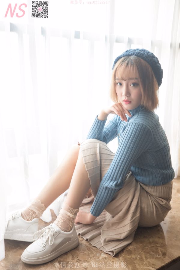 Qinzi "Backlight Short Stockings BY Black Stockings" [fotografia Nasi]