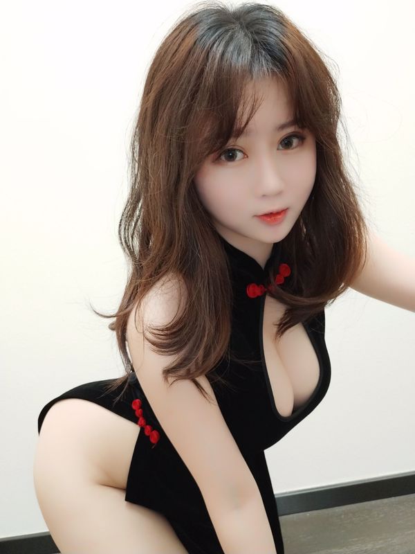 [美女Coser] 是依酱呀 《旗袍》